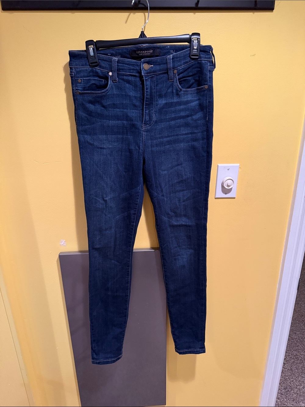 Liverpool Women's Dark Wash High-Rise Skinny Jeans. Size 10/30